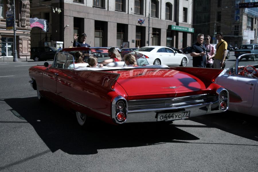  Cadillac DeVille 1960 года  (фото 15 из 15)